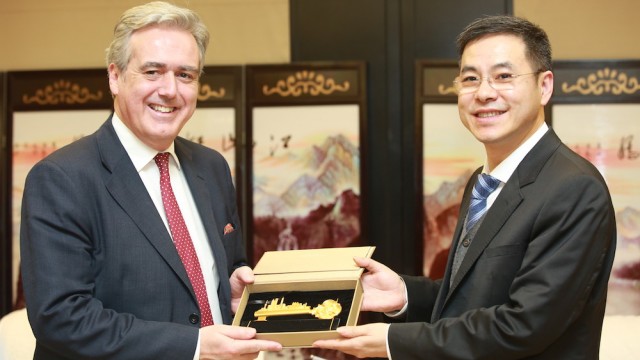 Strengthening Sino-UK ties